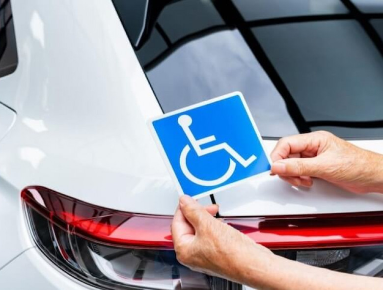 Carro para pessoas com deficiência