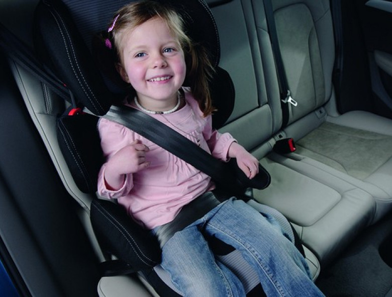 Descubra o item de segurança ideal, a diferença entre Isofix e Latch, a idade permitida para passar para o banco da frente e mais