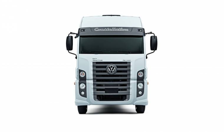 VW Constellation 26-390