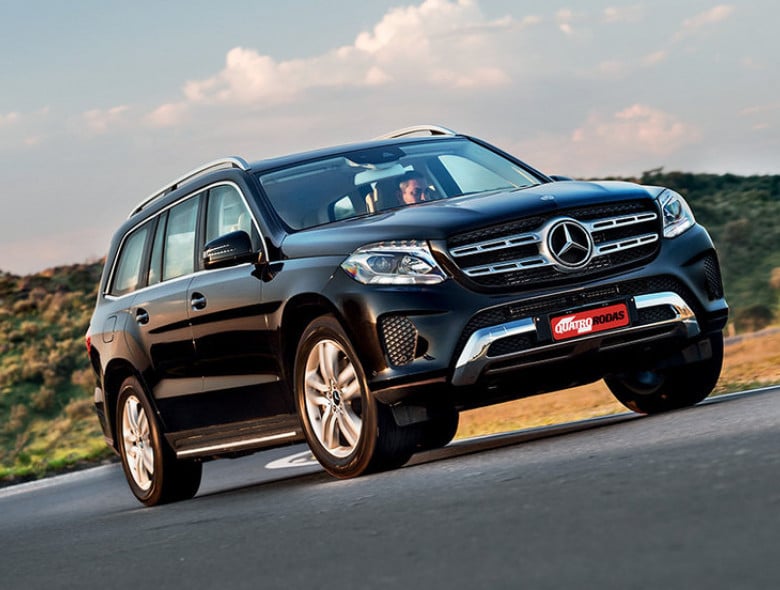 Mercedes-Benz GLS: A Estrela Maior. Sai o Classe GL, entra o GLS. O corpo é o mesmo, mas as mudanças vão além do RG: o maior SUV da Mercedes nunca viu tanto luxo.