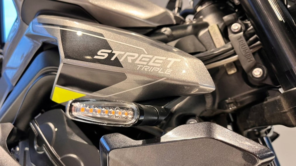 Street Triple TRIPLE