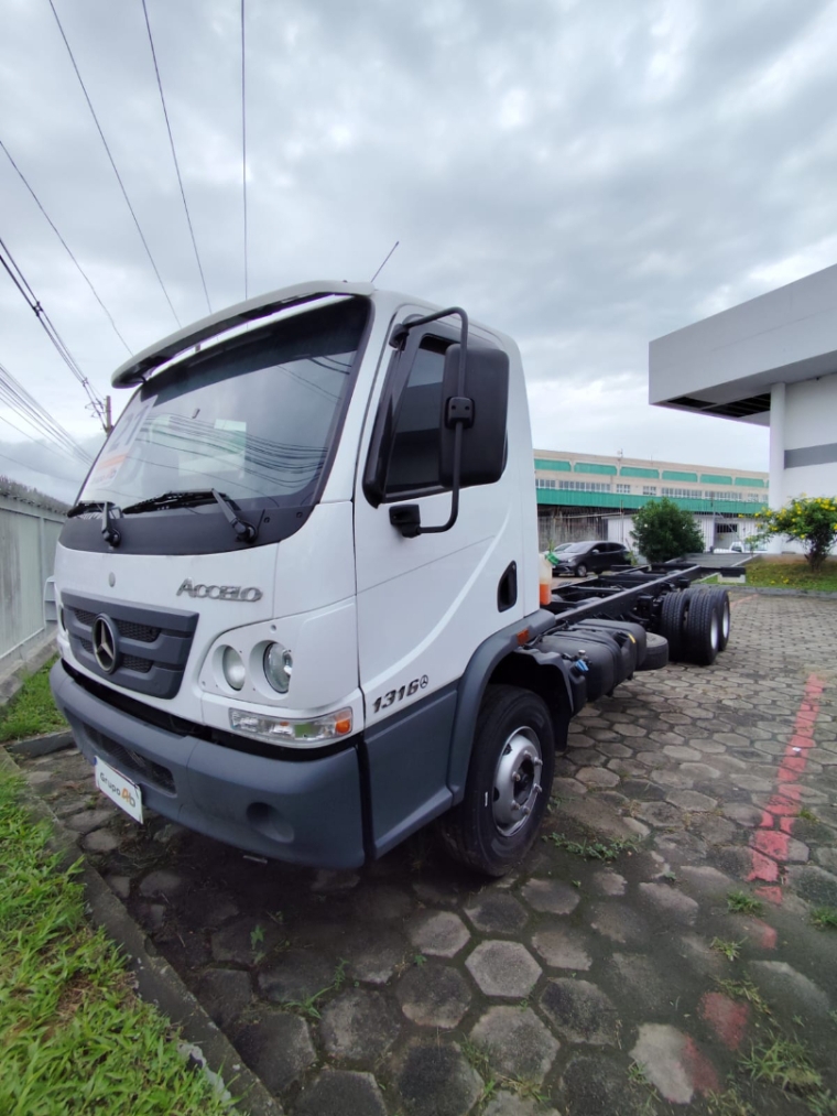 1316 46 ACCELO 6X2 3E