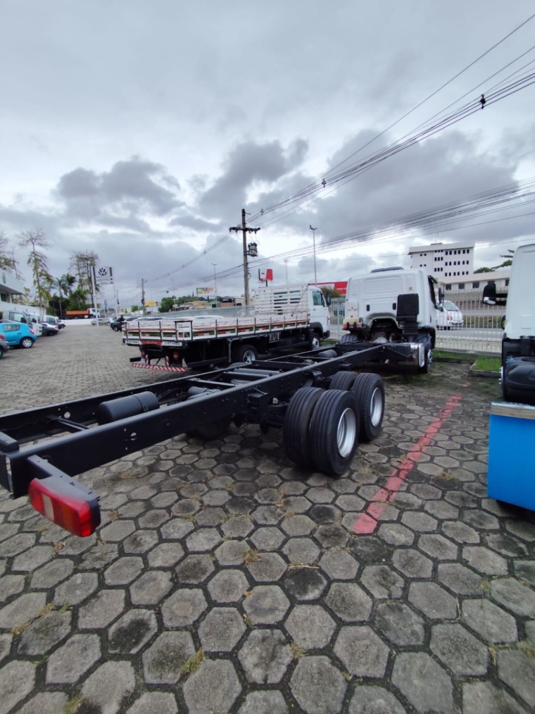 1316 46 ACCELO 6X2 3E