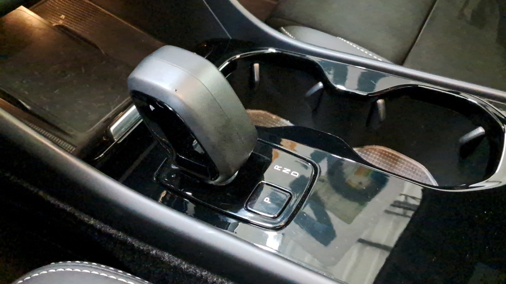 C40 P8 RECHARGE TWIN ELECTRIC ULTIMATE AWD