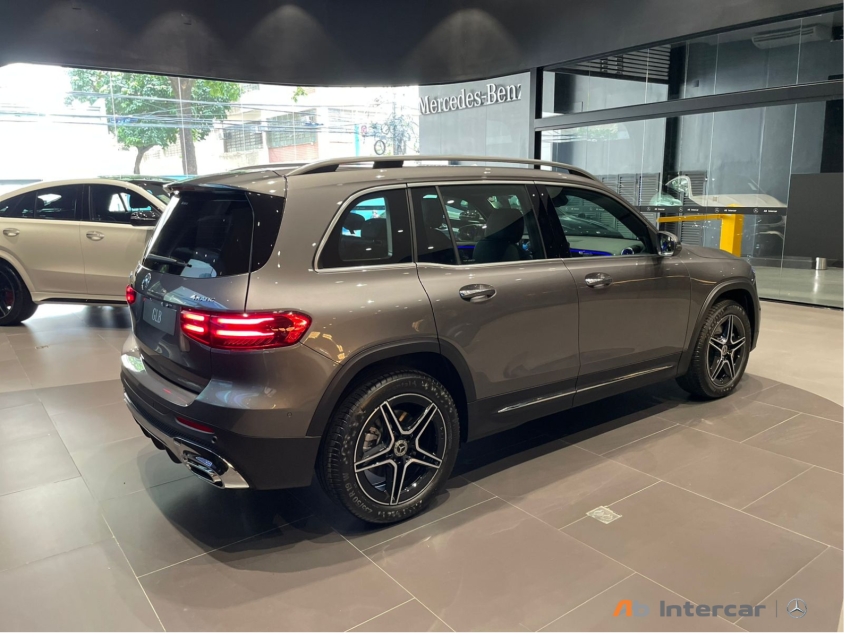 Glb 220 2.0 MHEV AMG LINE 4MATIC 8G-DCT