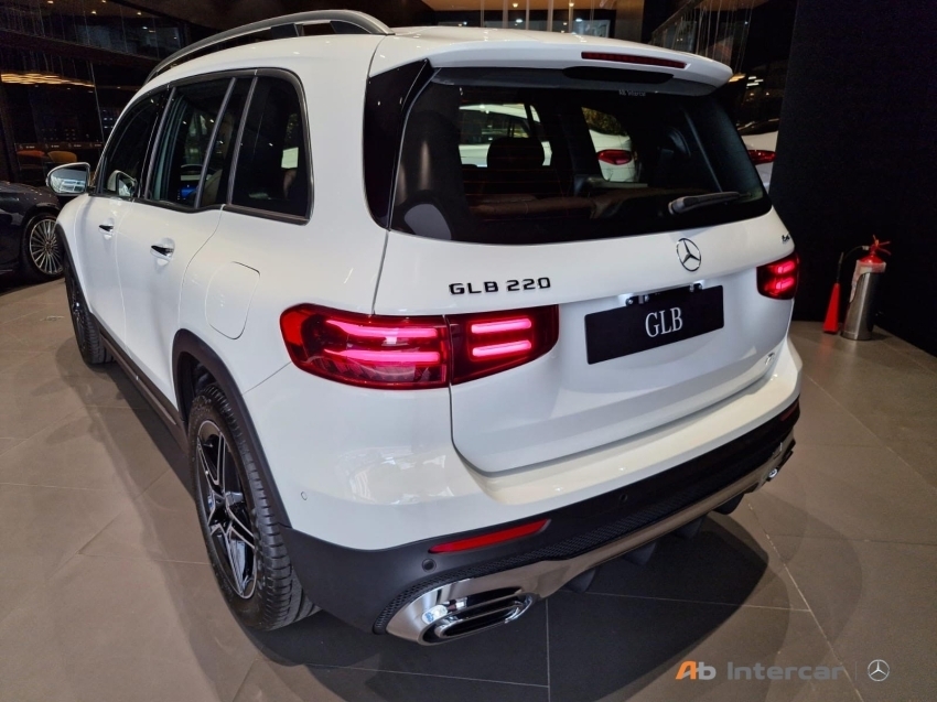 Glb 220 2.0 MHEV AMG LINE 4MATIC 8G-DCT