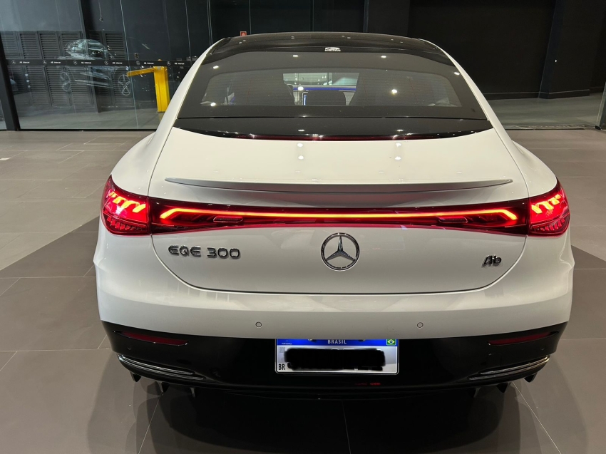 Eqe 300 89 KW ELÉTRICO AMG LINE
