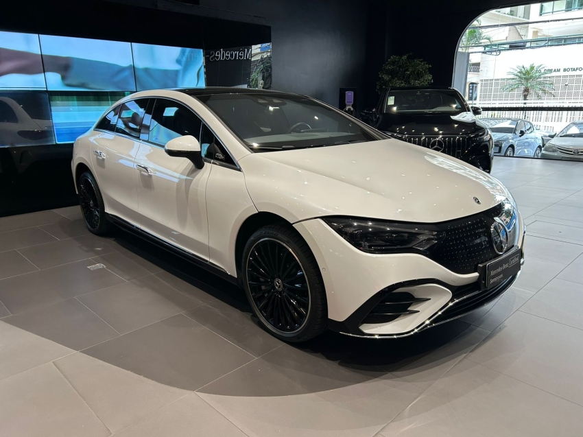 Eqe 300 89 KW ELÉTRICO AMG LINE