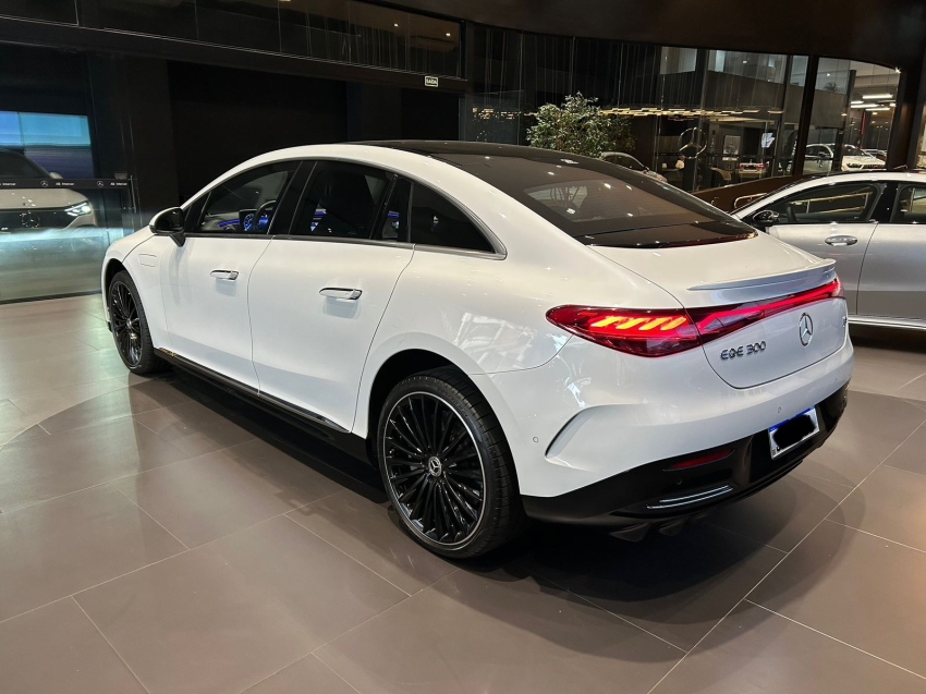 Eqe 300 89 KW ELÉTRICO AMG LINE