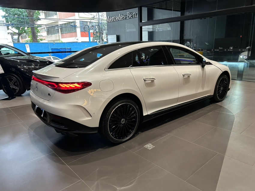 Eqe 300 89 KW ELÉTRICO AMG LINE