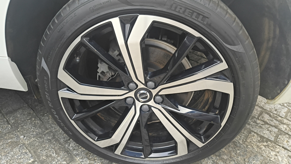 Xc60 2.0 T8 RECHARGE R-DESIGN AWD GEARTRONIC