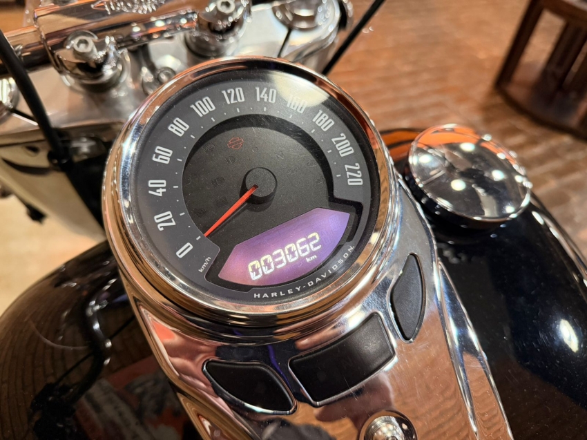 Heritage CLASSIC 114