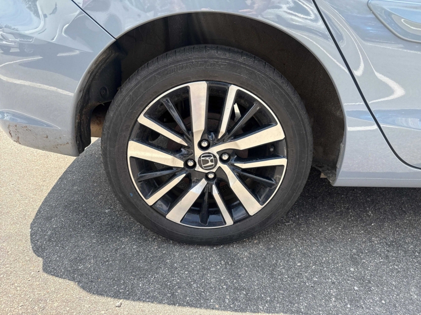 City 1.5 i-VTEC FLEX HATCH TOURING CVT