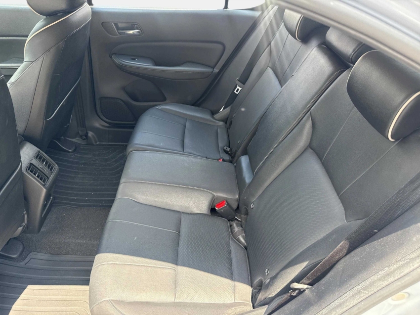 City 1.5 i-VTEC FLEX HATCH TOURING CVT