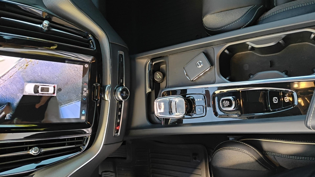 Xc60 2.0 T8 RECHARGE ULTIMATE DARK AWD GEARTRONIC