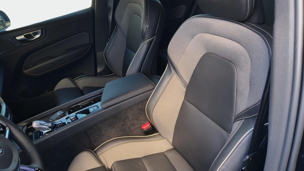 Xc60 2.0 T8 RECHARGE ULTIMATE DARK AWD GEARTRONIC