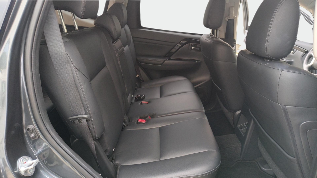 Pajero Sport 2.4 16V MIVEC TURBO DIESEL LEGEND AWD AUTOMÁTICO