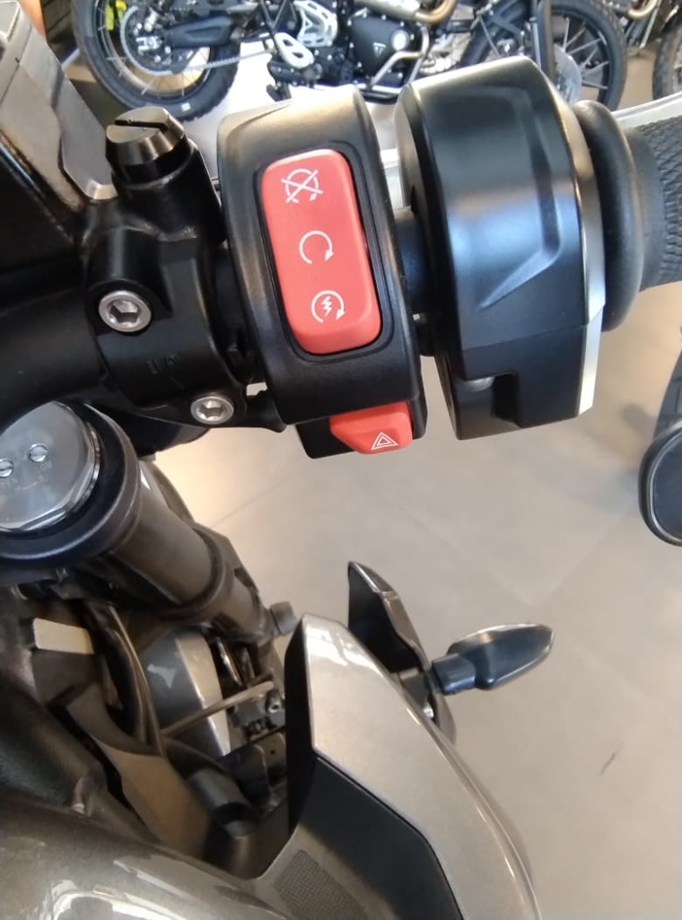 Street Triple TRIPLE