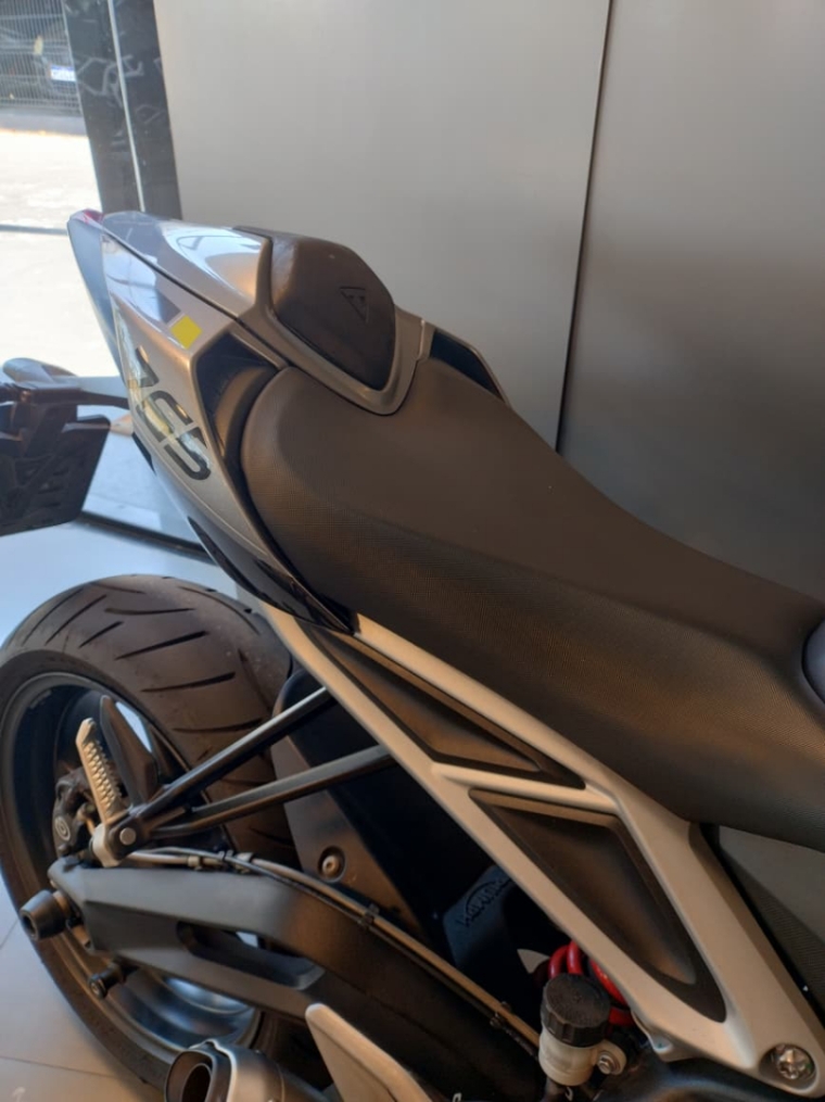 Street Triple TRIPLE