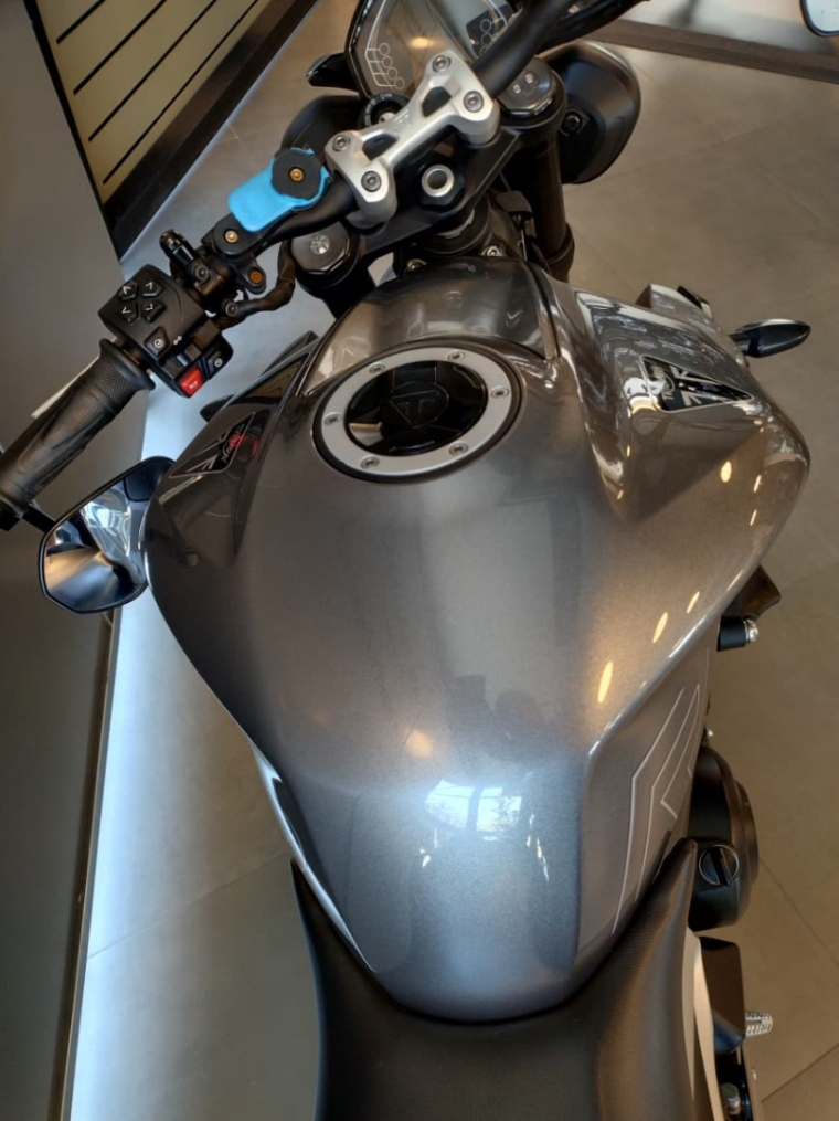 Street Triple TRIPLE