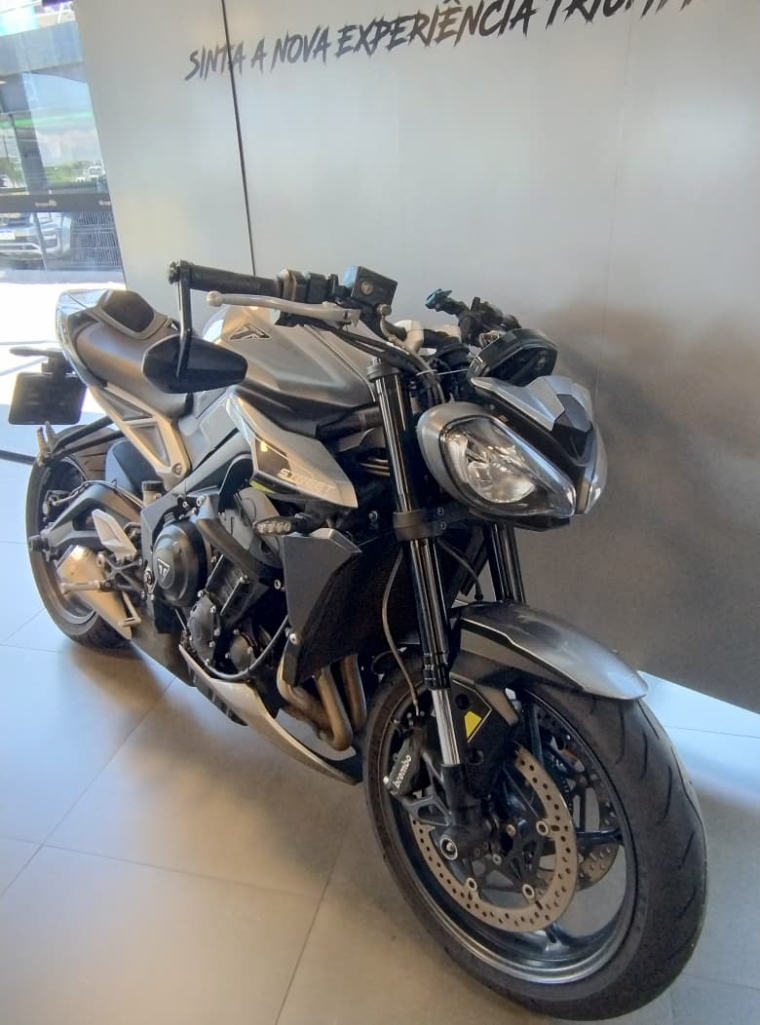 Street Triple TRIPLE