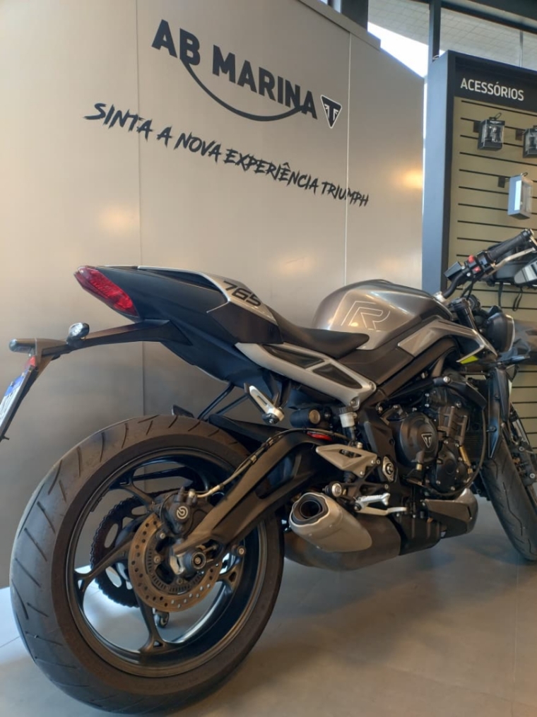 Street Triple TRIPLE