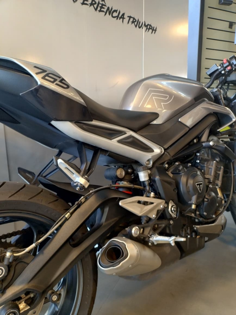 Street Triple TRIPLE