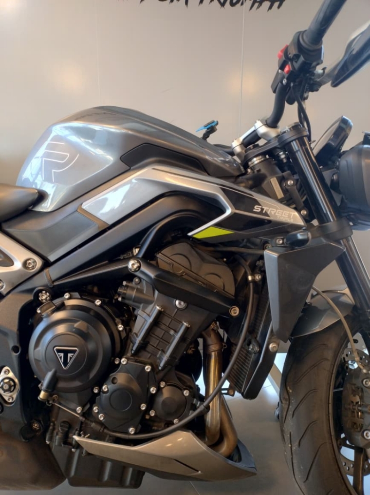 Street Triple TRIPLE