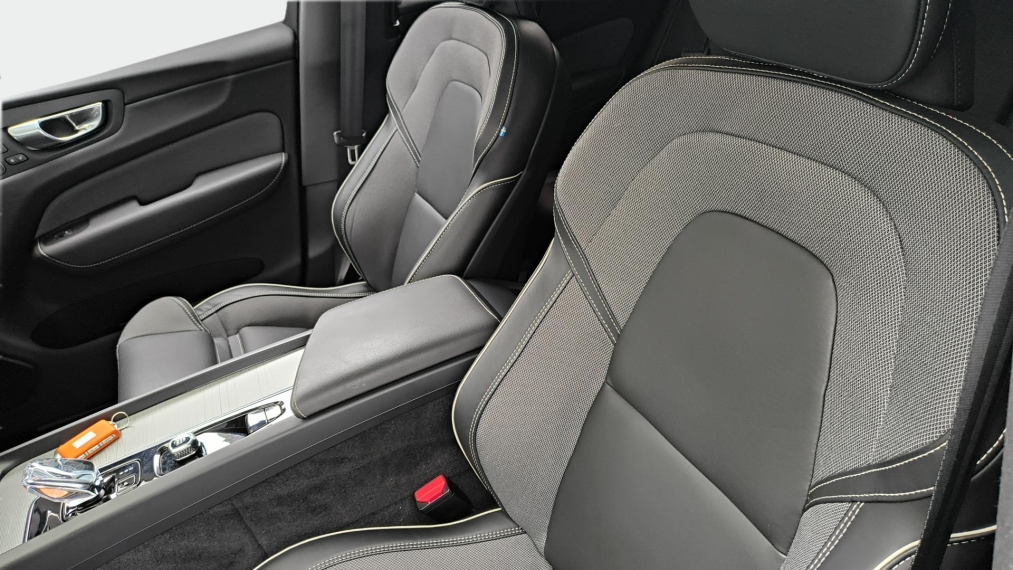 Xc60 2.0 T8 RECHARGE ULTIMATE DARK AWD GEARTRONIC