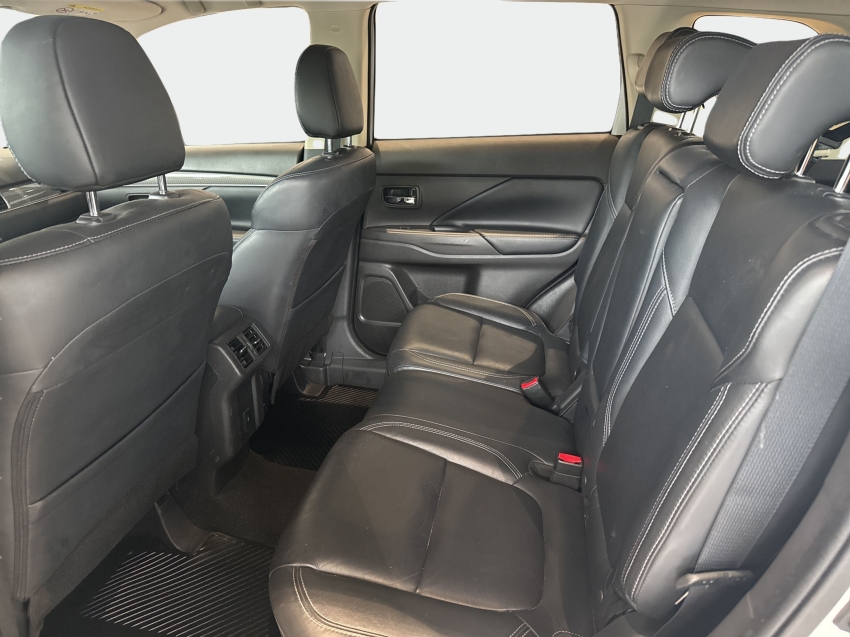 Outlander 2.2 MIVEC DI-D DIESEL HPE-S AWD AUTOMÁTICO