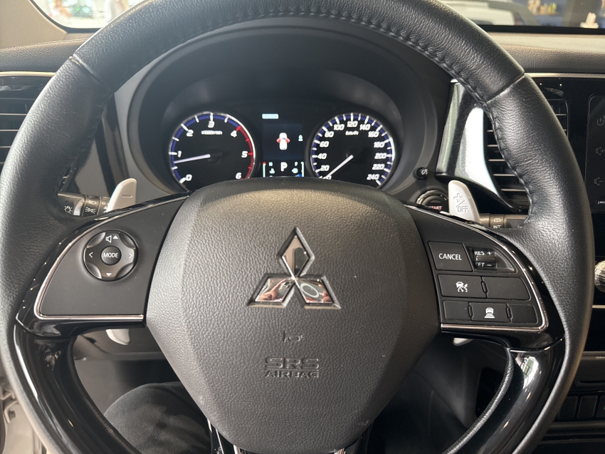 Outlander 2.2 MIVEC DI-D DIESEL HPE-S AWD AUTOMÁTICO