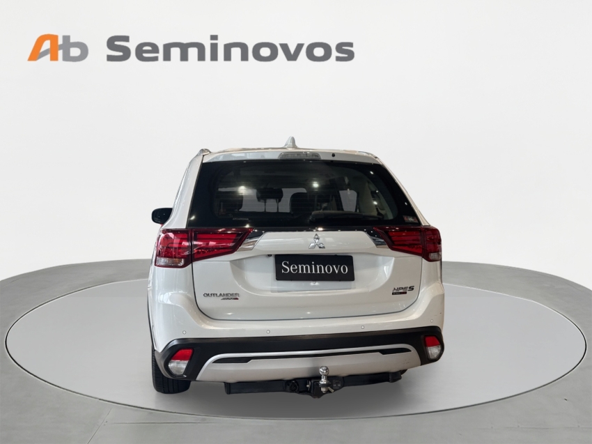 Outlander 2.2 MIVEC DI-D DIESEL HPE-S AWD AUTOMÁTICO