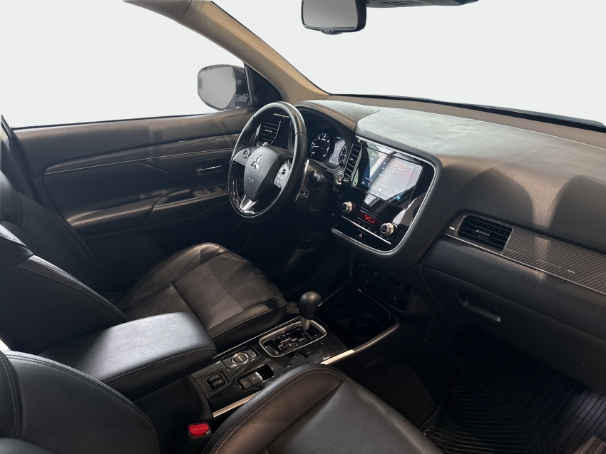 Outlander 2.2 MIVEC DI-D DIESEL HPE-S AWD AUTOMÁTICO