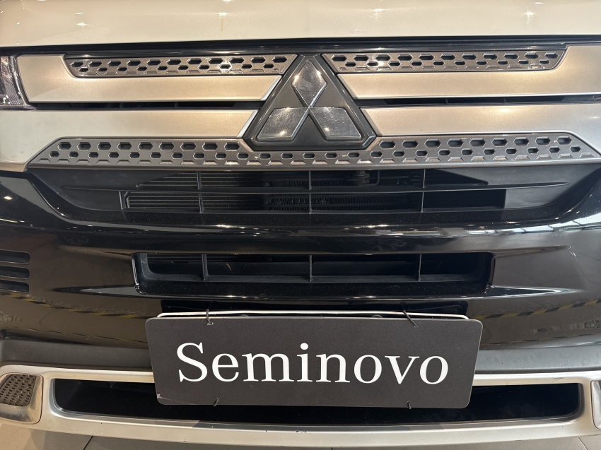 Outlander 2.2 MIVEC DI-D DIESEL HPE-S AWD AUTOMÁTICO