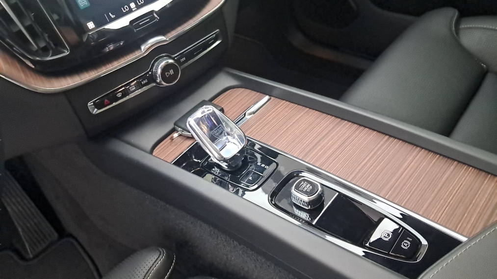 Xc60 2.0 T8 RECHARGE ULTIMATE AWD GEARTRONIC