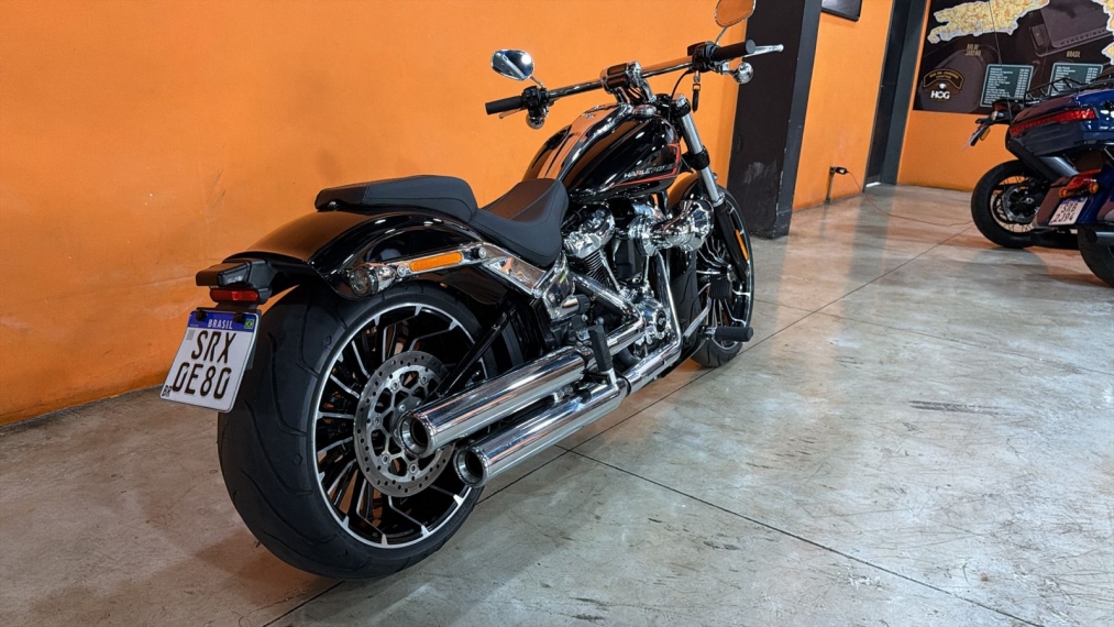 Harley Davidson Breakout