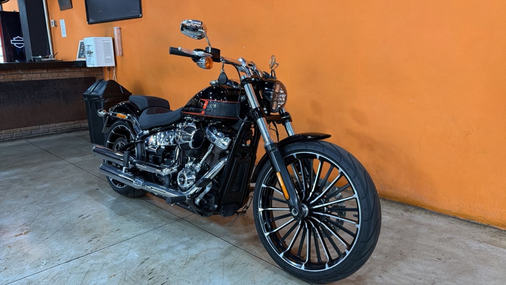 Harley Davidson Breakout