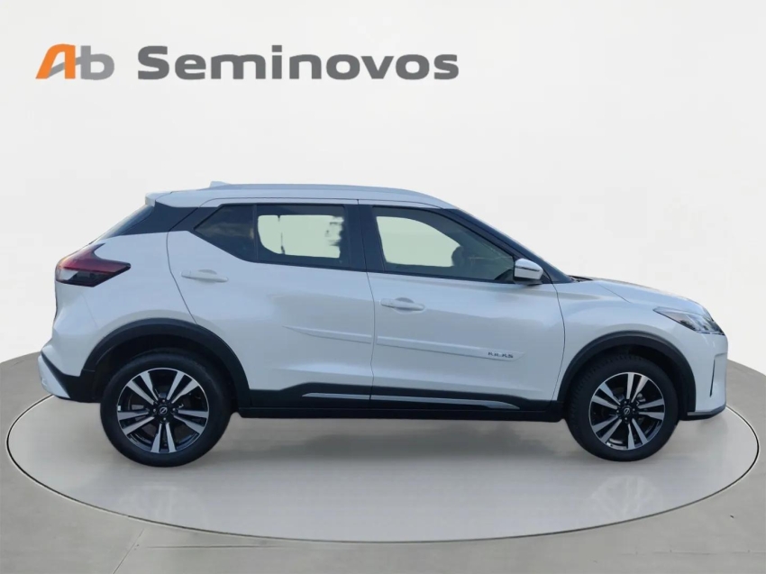 Nissan Kicks Play