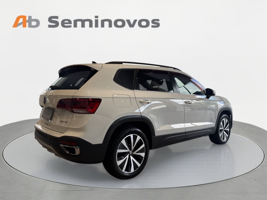 Volkswagen Taos