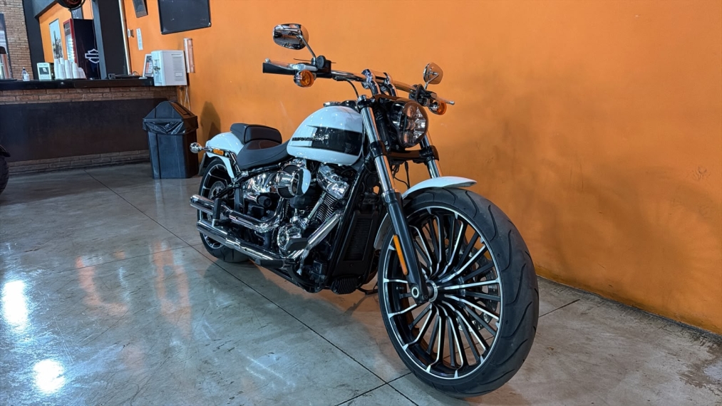 Harley Davidson Breakout