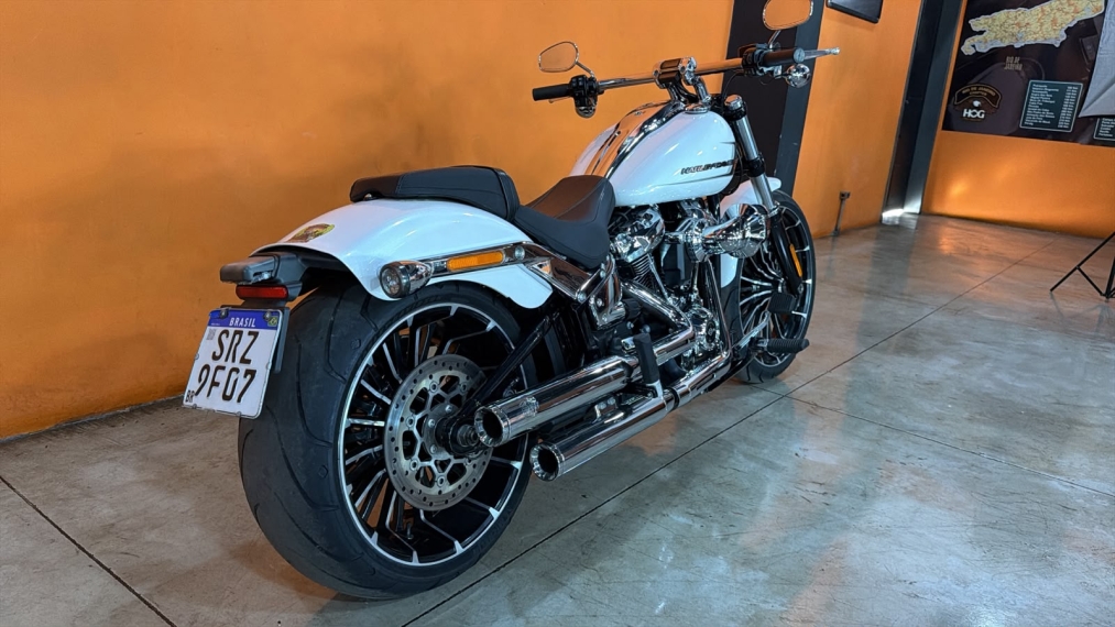 Harley Davidson Breakout