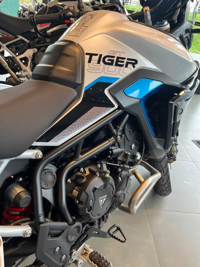 Triumph Tiger 900