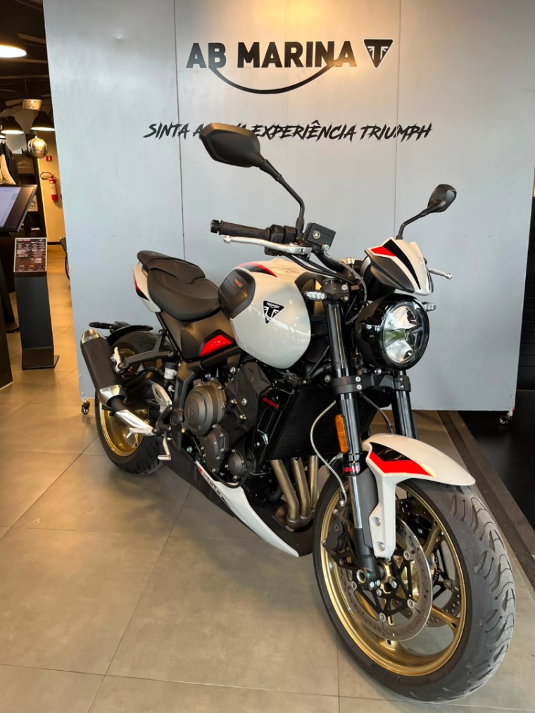 Triumph Trident