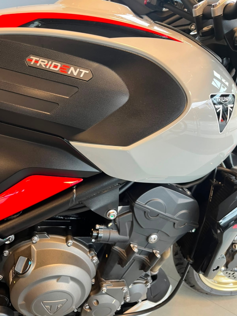 Triumph Trident