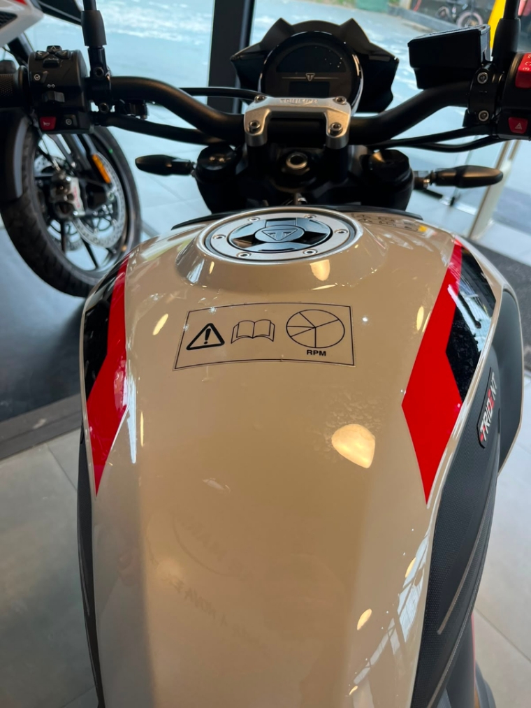 Triumph Trident
