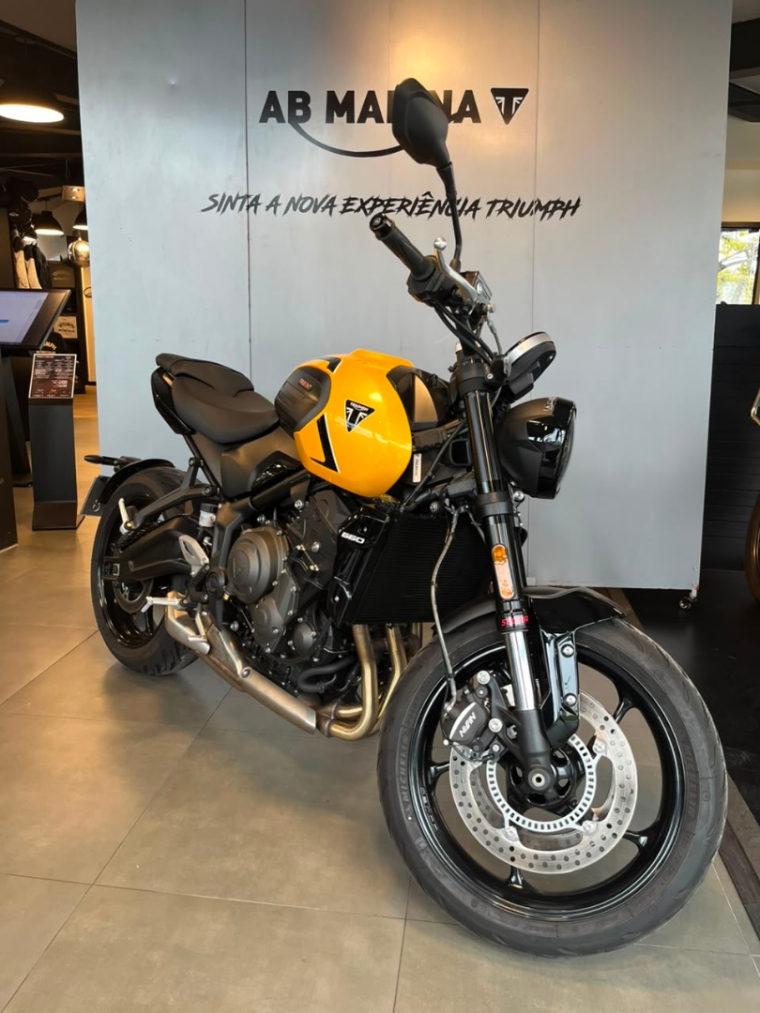 Triumph Trident