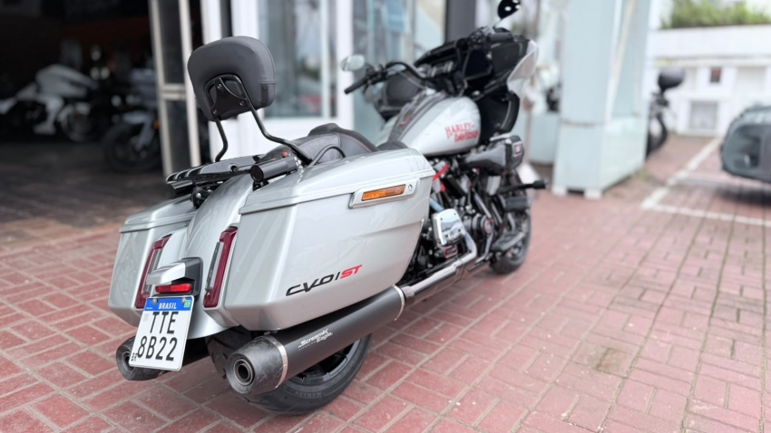 Harley Davidson Cvo Road Glide St